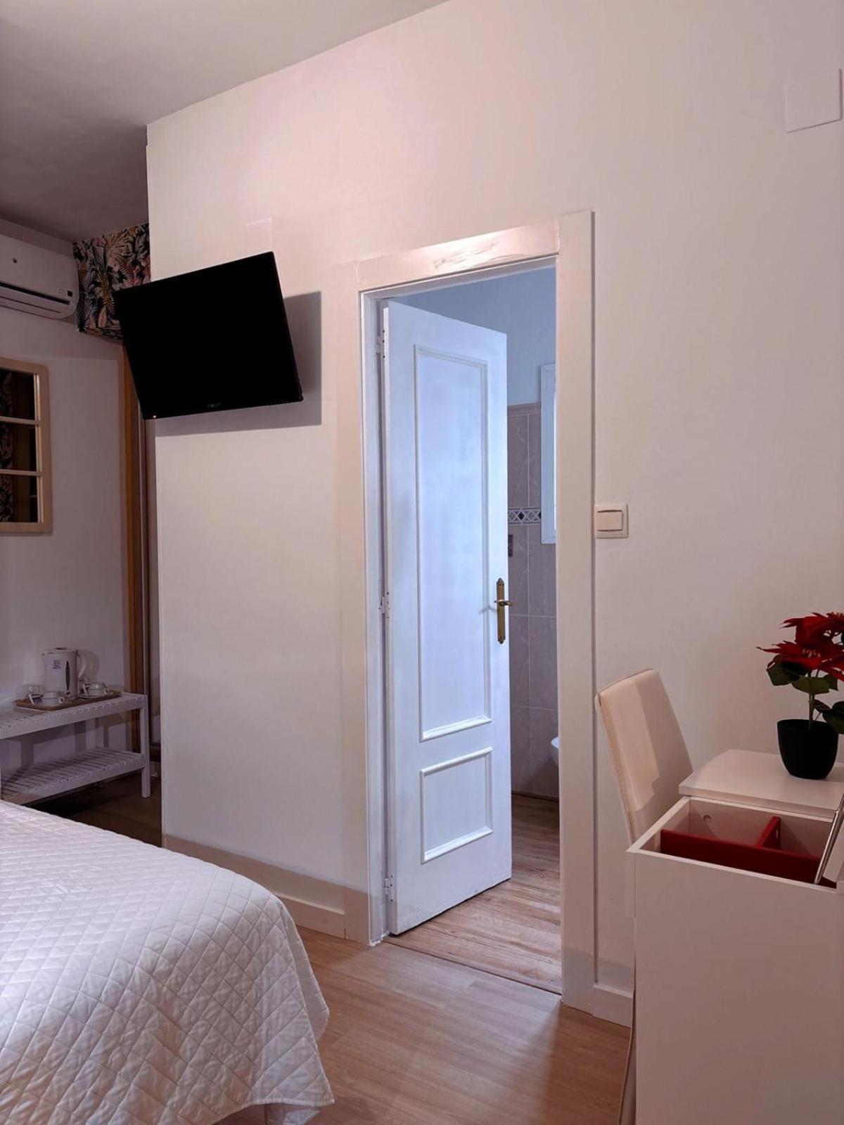 טורמולינוס Hostal Guadalupe מראה חיצוני תמונה