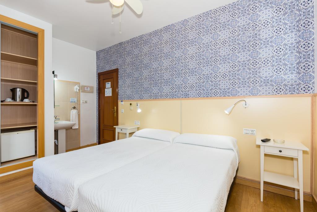 טורמולינוס Hostal Guadalupe מראה חיצוני תמונה