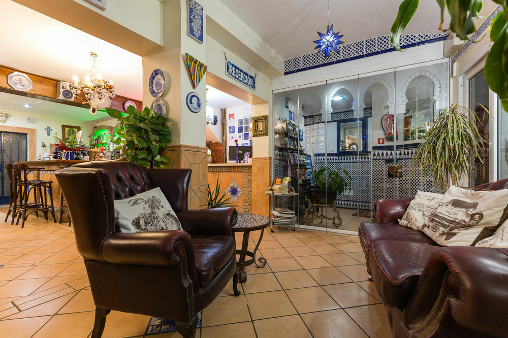 טורמולינוס Hostal Guadalupe מראה חיצוני תמונה